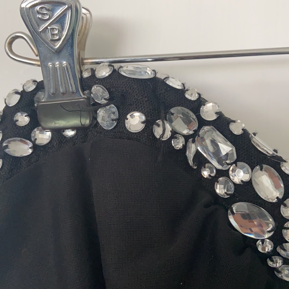 Dress - Picture 3 of 4